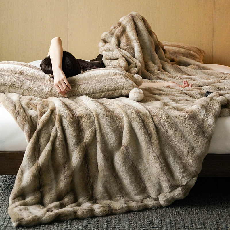 Luxuriöse Wendbare Kuscheldecke aus Kunstfell mit gestepptem Wellenmuster