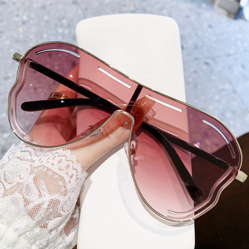 Damen Sonnenbrille im modernen Shield-Design Karnz