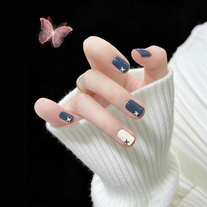Künstlerisches Nagelkunst-Set mit einzigartigen geometrischen Mustern