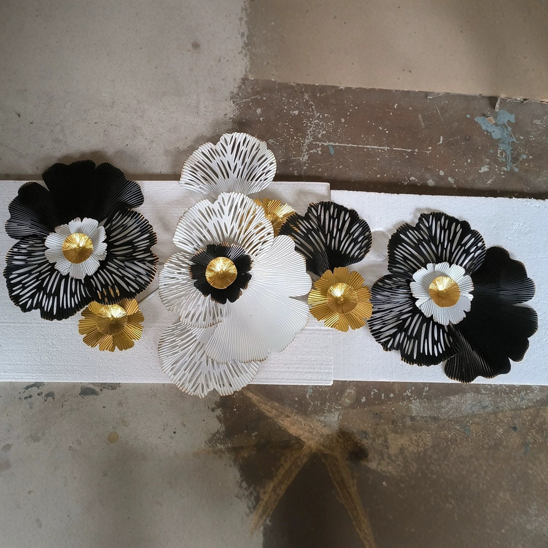 Künstlerische florale Metallwandskulptur Karnz 1789208526