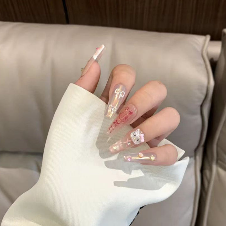 Elegante Stiletto-Press-On-Nägel mit floralem Design Karnz
