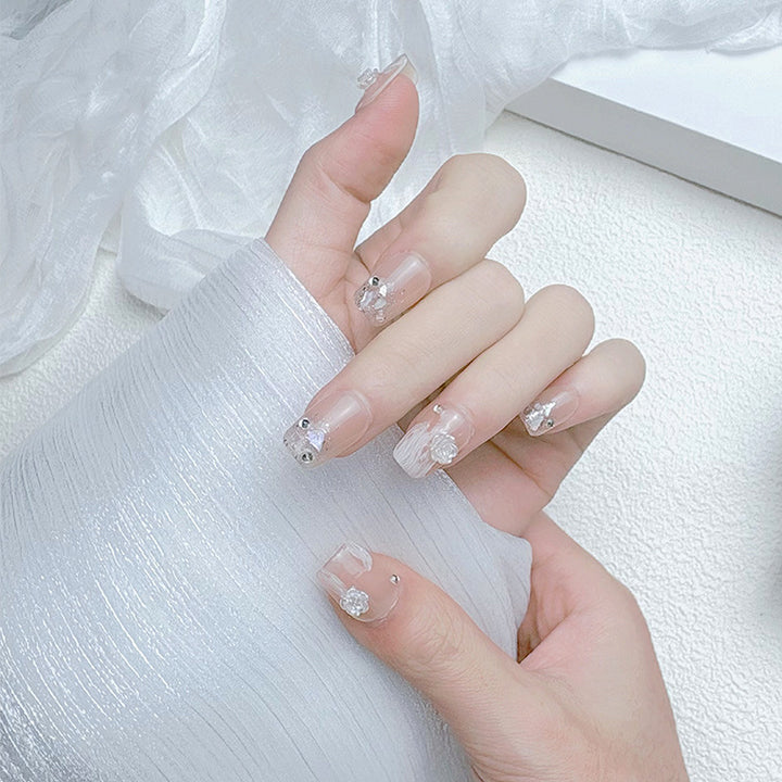 Anpassbares Press-On Nagelset Karnz