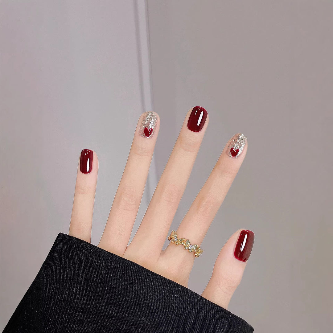 Künstlerisches Herz-Themen Press-On Nagelkunst Set