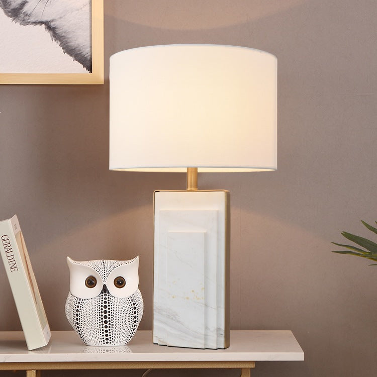 Zeitgenössische Tischlampe mit Marmorsockel