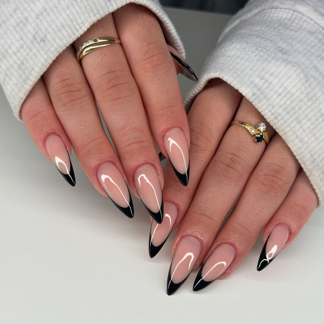 Künstliche Nagelspitzen mit stilvollem Motiv Karnz