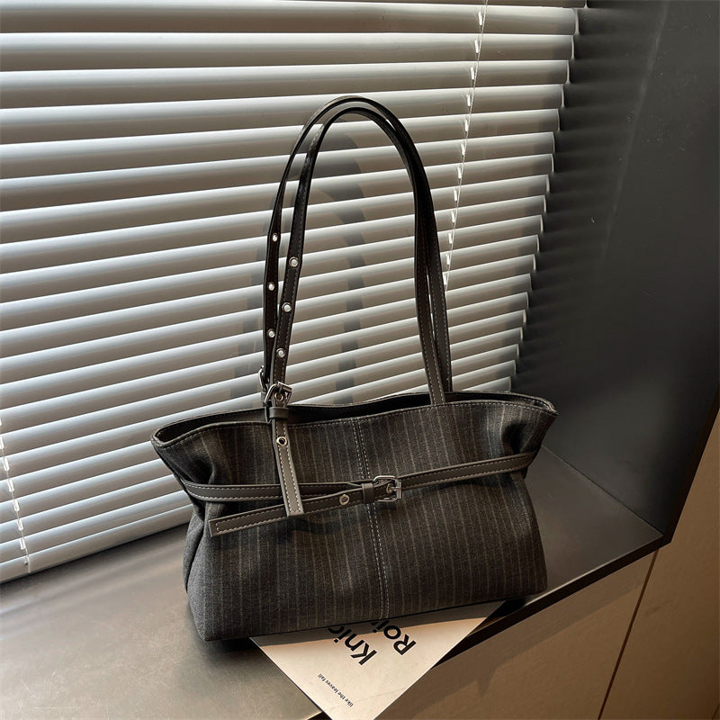 Stylische gestreifte Business-Tote