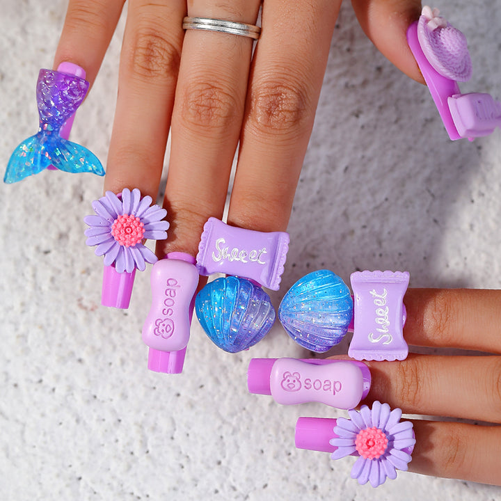 Dekoratives Nagelkunst-Set mit floralen und Juwelenakzenten Karnz