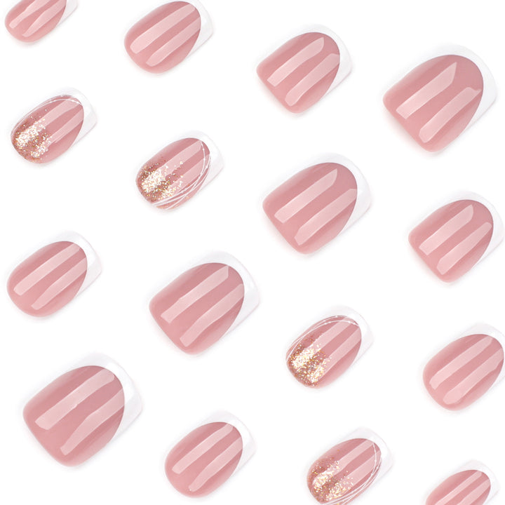 Elegante Nagelverlängerungen mit Glitzer und Blumen-Motiven Karnz