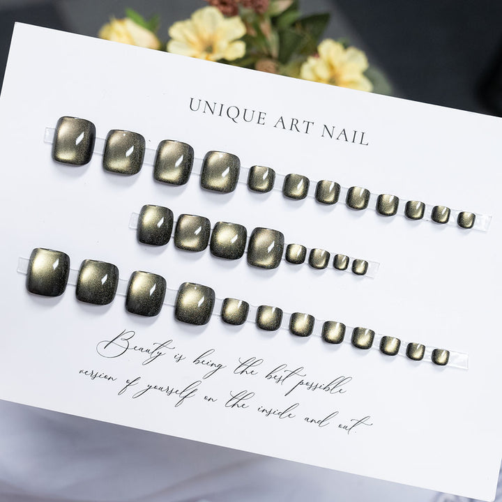 Elegante Metallische Nagelkunst