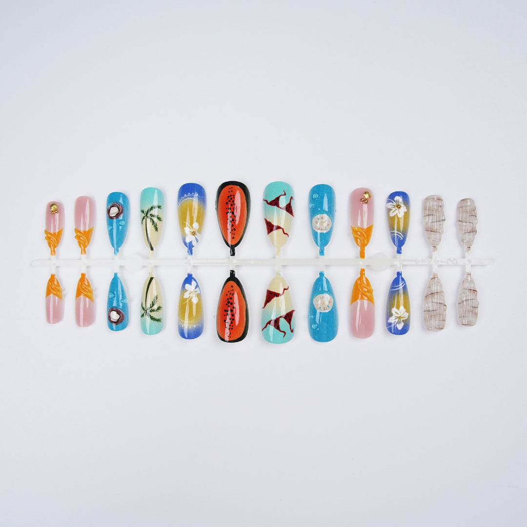 Kunstnagelset mit maritimem Motiv Karnz