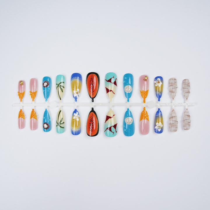 Kunstnagelset mit maritimem Motiv Karnz