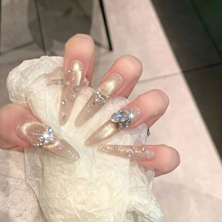 Elegantes Stiletto-Nagelkunst-Set mit Strass- und Glitzerdetails Karnz