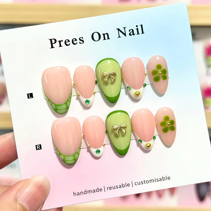 Blumeninspiriertes dekoratives Press-On-Nagelset