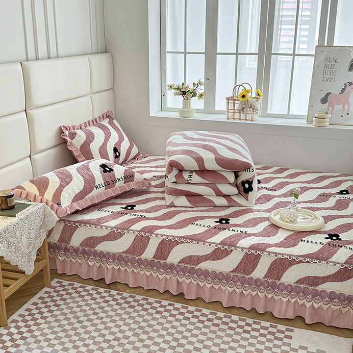 Elegante bestickte Steppdecke