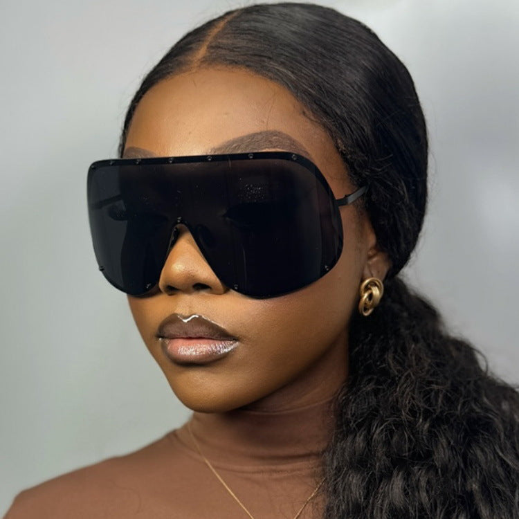 Damen futuristische Sonnenbrille mit großem Rahmen und innovativem Design Karnz