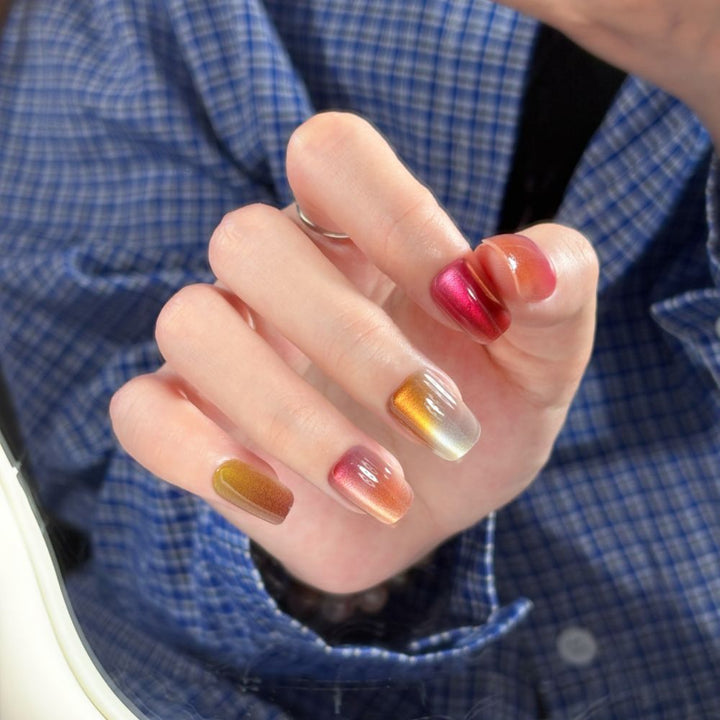 Kunstnägel mit Elegantem Ombre-Effekt und Glitzer Karnz