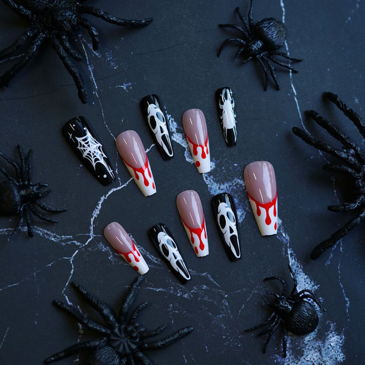 Künstlerisch vom Horror inspiriertes Press-On Nail Set