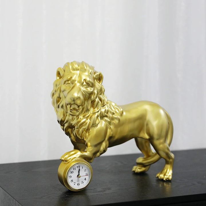 Dekorativer Löwenfiguren mit Uhr