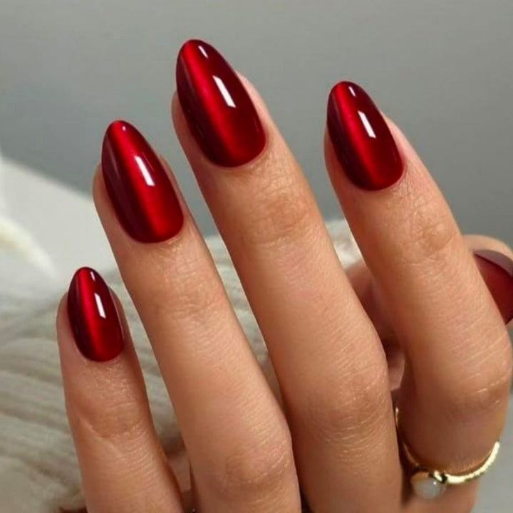 Glänzendes mandelförmiges Press-On-Nagelset Karnz