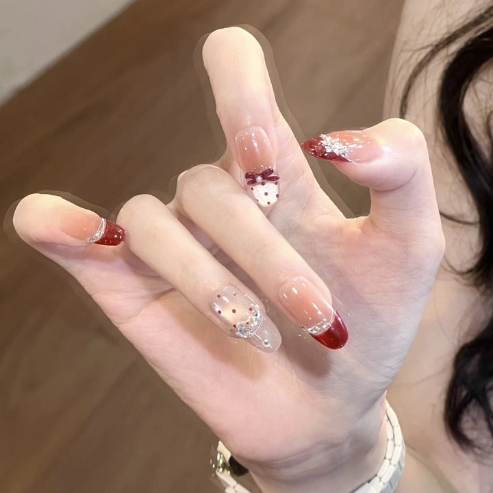 Kunstnägel mit Eleganten Glitzerakzenten Karnz