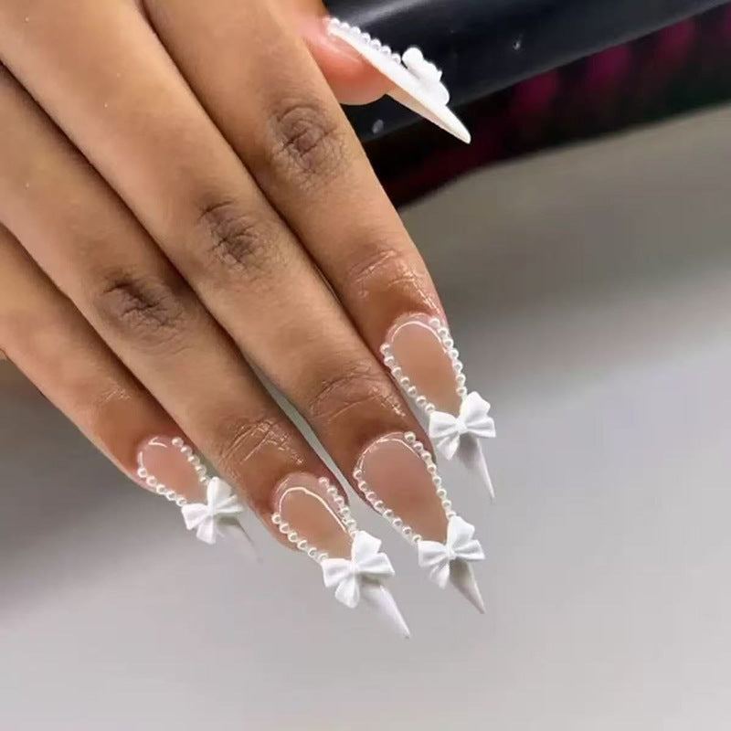 Elegante Nagelkunst Karnz