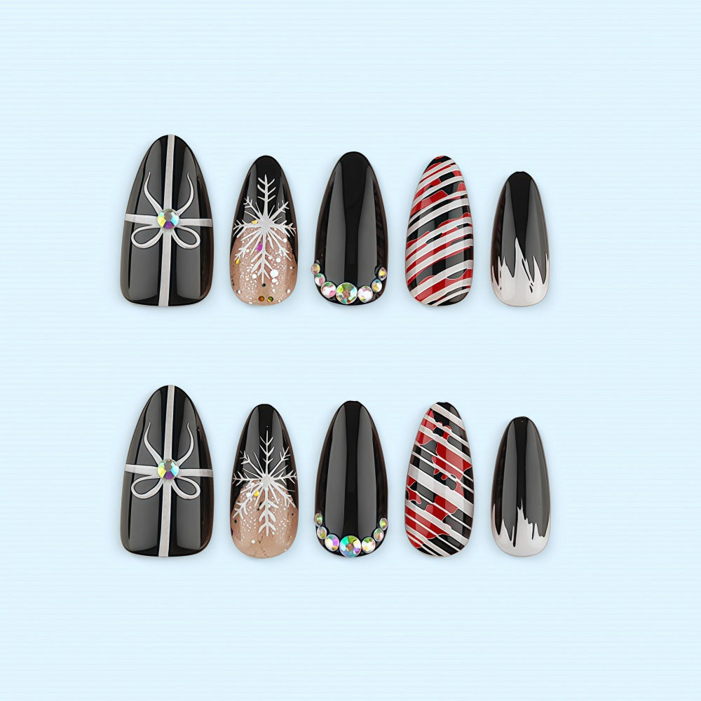 Kunstnagel-Set mit festlichem Design und Glitzerakzenten Karnz