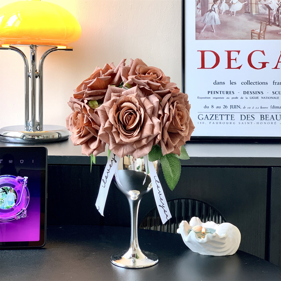 Elegantes Seidenblumenbouquet