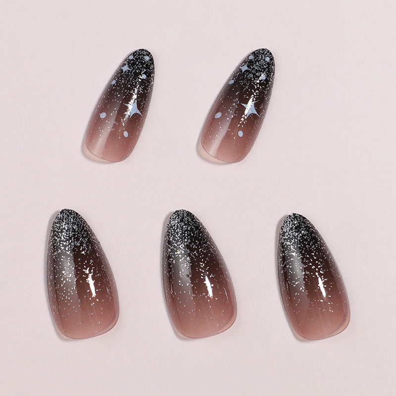 Künstlerisches Ombre Press-On Nagelset mit himmlischem Design Karnz