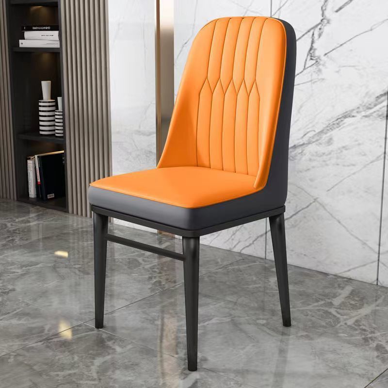 Designstuhl mit ergonomischer Polsterung Karnz