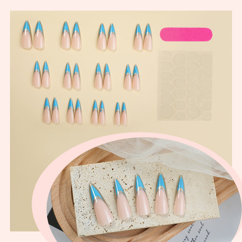 Kreatives Press-On-Nagelset mit eleganten künstlerischen Designs Karnz