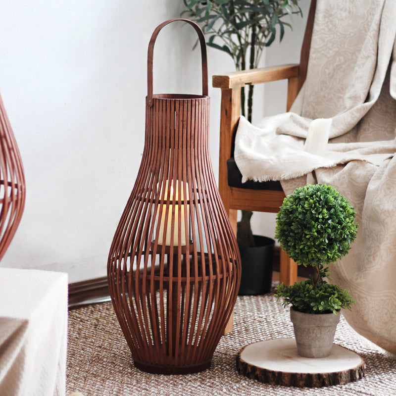 Elegante Rattan-Laterne Karnz