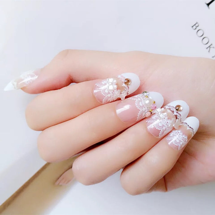 Elegantes von Spitze inspiriertes Press-On-Nagelset