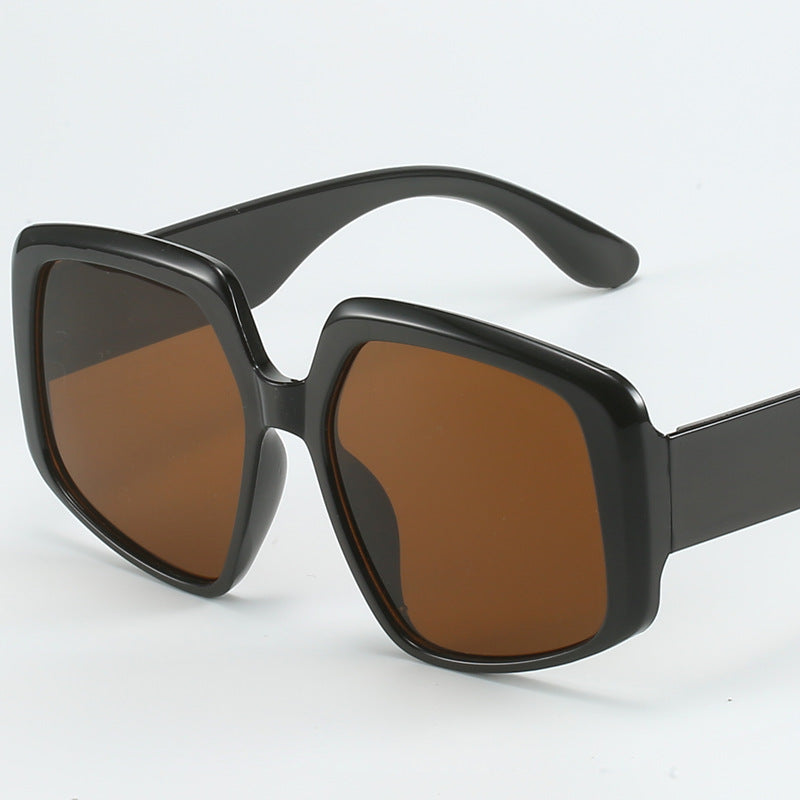 Damen moderne quadratische Sonnenbrille mit hochwertigen UV-Schutztechnologien Karnz