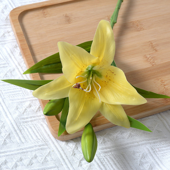 Realistischer künstlicher Lilienstamm