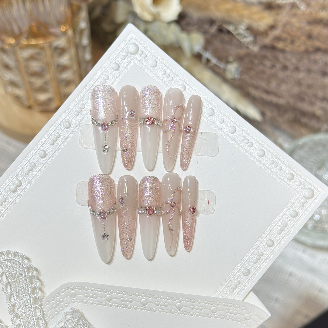 Rhinestone-verzierte Press-On-Nagelspitzen