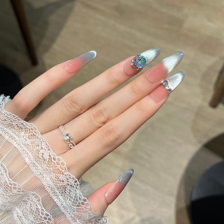 Premium Glossy Nagelverlängerungen mit Strassdetail Karnz