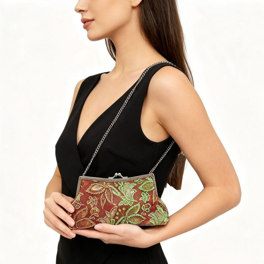 Bestickete Abendhandtasche