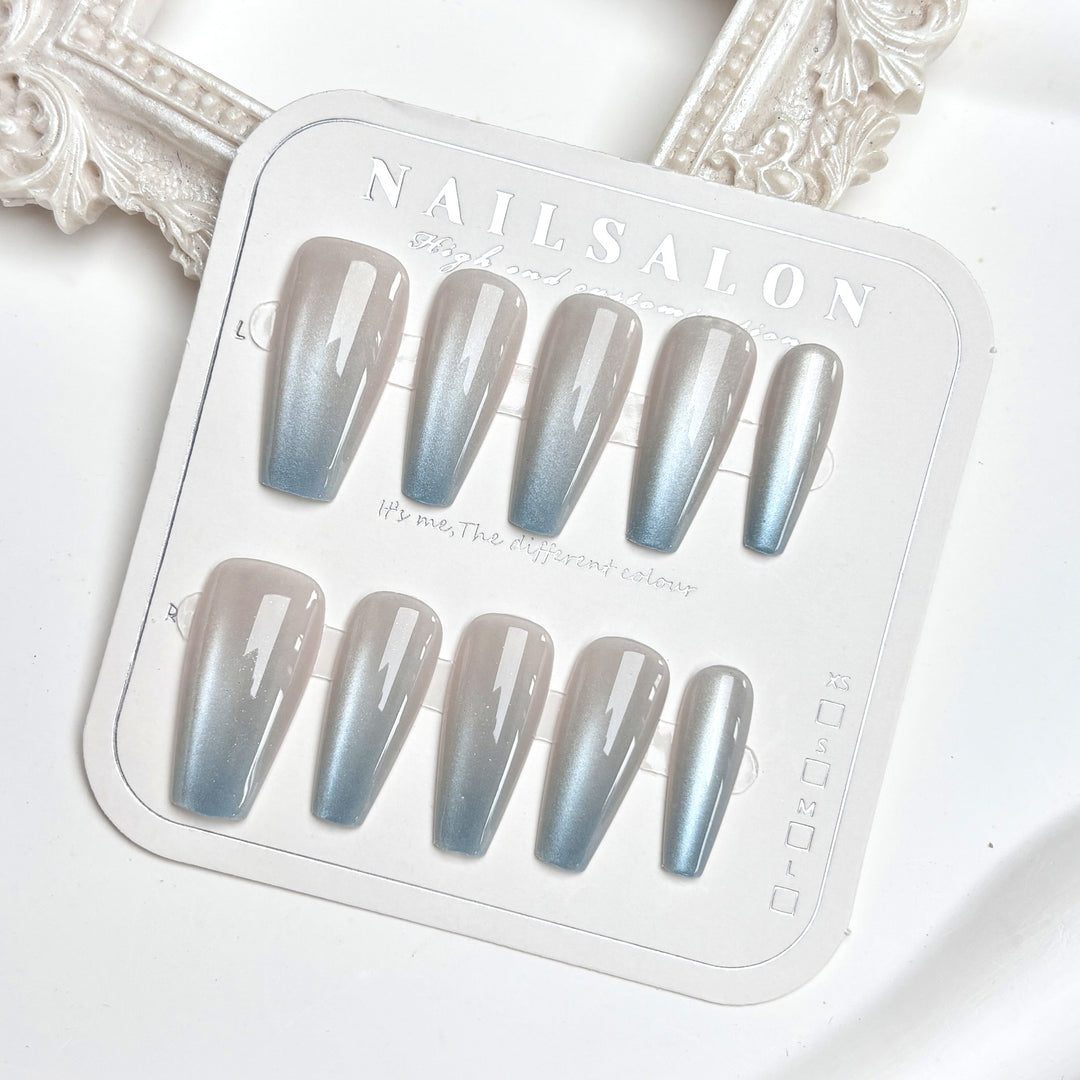 Elegantes Press-On-Nagel-Set mit schimmerndem Finish