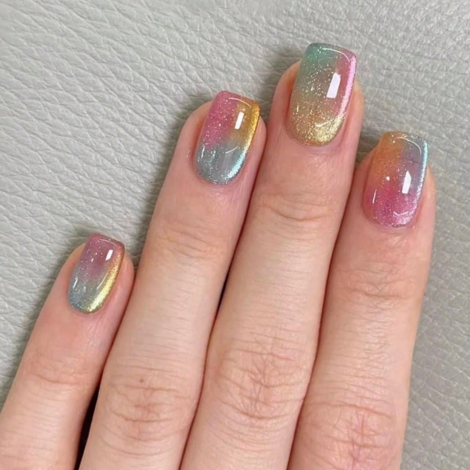 Kunstnagelset mit Farbverlauf und Hochglanz-Finish Karnz
