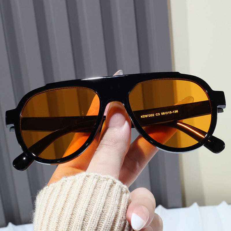 Damen Vintage-Style Sonnenbrille mit elegantem Kunststoffrahmen im Leopardenmuster Karnz