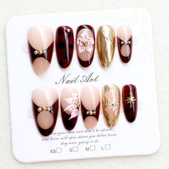 Elegante Designer Press-On-Nagelkunstkollektion Karnz