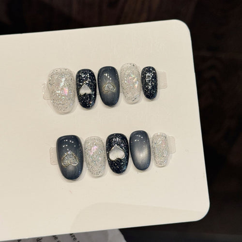 Elegante Herz-verzierte Press-On Nägel