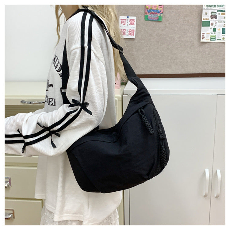 Bequeme Schultertasche mit Praktischen Fächern Karnz