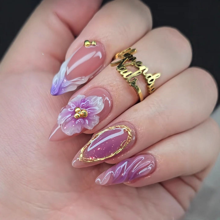 Kunstnägel mit Luxuriösem 3D Blumen- und Glitzer-Design Karnz