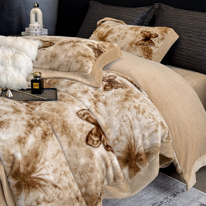 Plüsch-Effekt-Fleece Wendebettwäsche Set mit geprägten Schmetterlingsakzenten und Mikrofaser-Rückseite