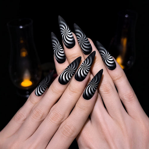 Künstlerisches Spiralmuster Nagelverlängerungen Karnz