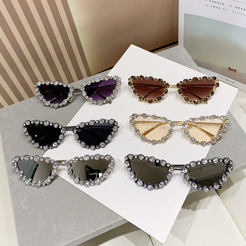 Damen Glamouröse Cat-Eye Sonnenbrille mit funkelnden Strassdetails Karnz