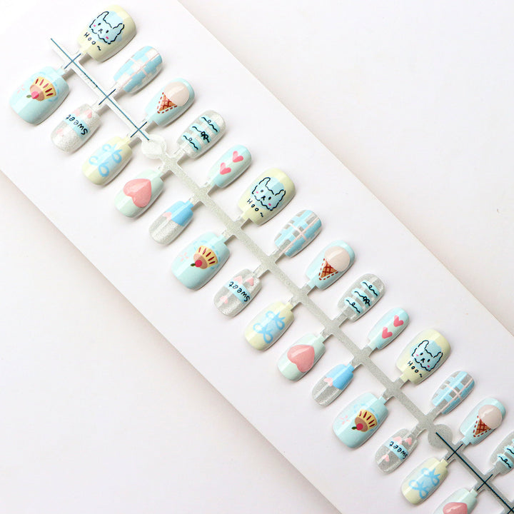 Verspieltes, vom Cartoon inspiriertes Press-On-Nagelset