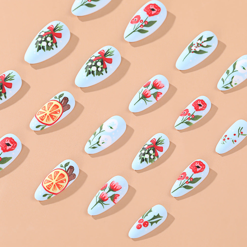 Exquisite Kunstnägel mit floralen Motiven Karnz