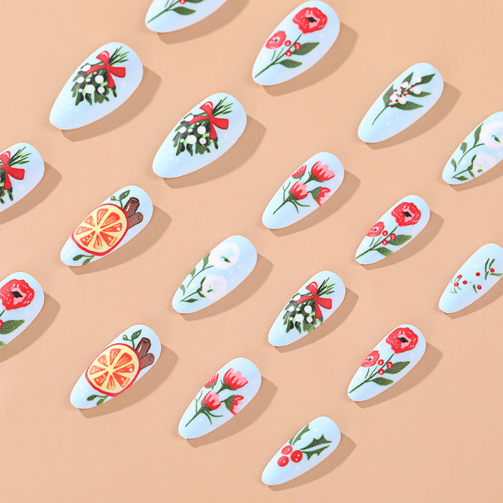 Exquisite Kunstnägel mit floralen Motiven Karnz